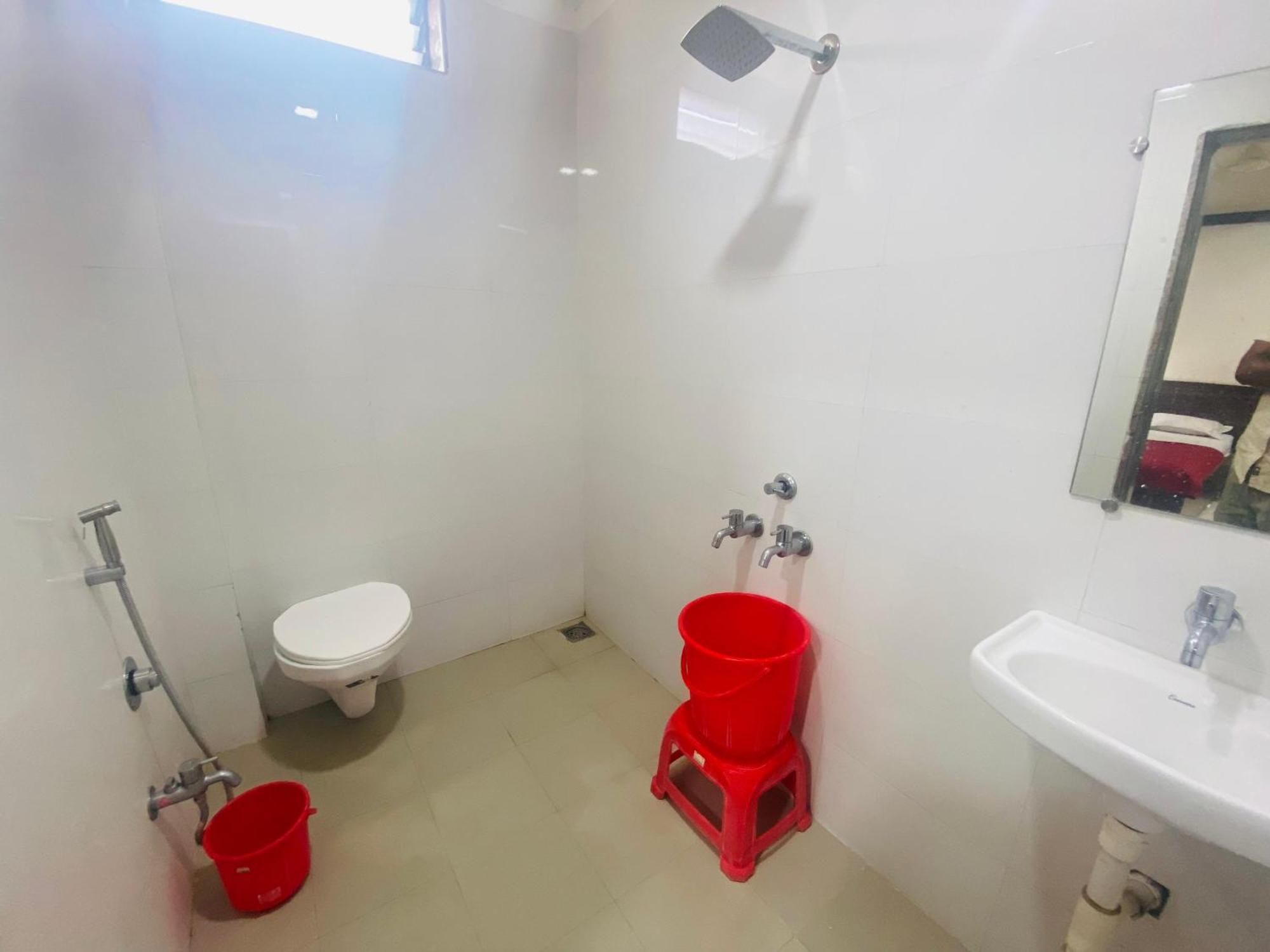 Hotel Sai Bhawani Ширди Екстериор снимка